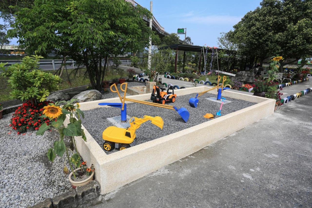 Sweetheart Homestay Luodong Extérieur photo