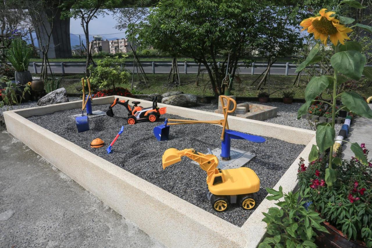 Sweetheart Homestay Luodong Extérieur photo